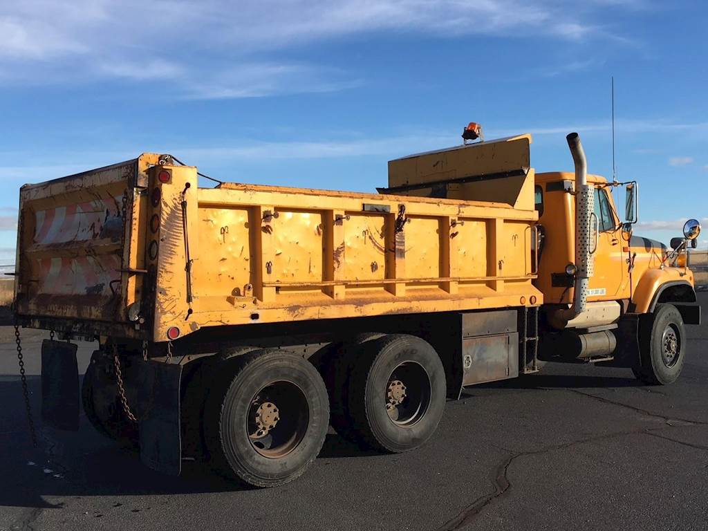 1997 International 2574 Dump Truck