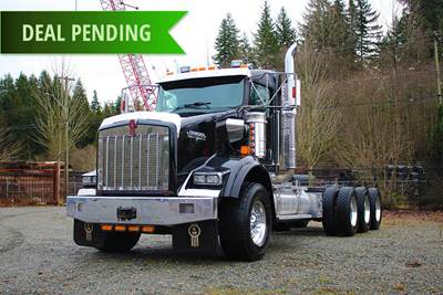 2019 Kenworth T800 Extended Day Cab Tri Drive X15 565HP