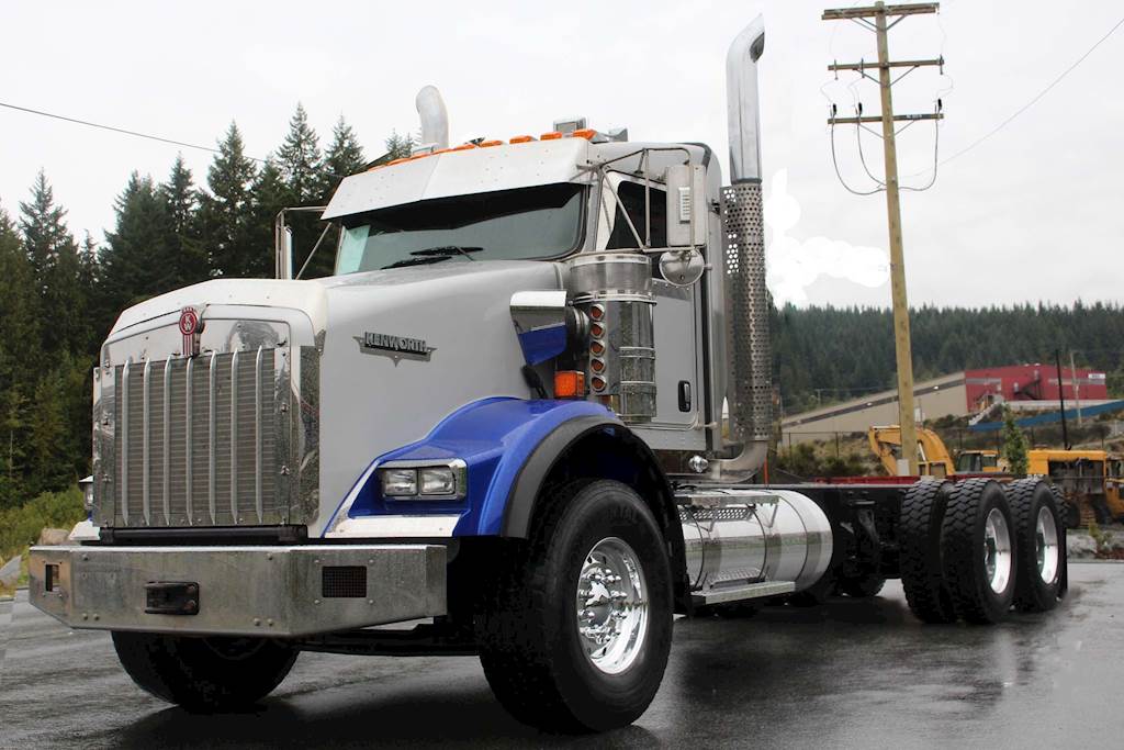 2014 Kenworth T800 Day Cab Truck For Sale, 192,000 Miles Blaine, WA