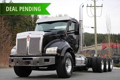 2018 Kenworth T880 Tri-Drive Daycab
