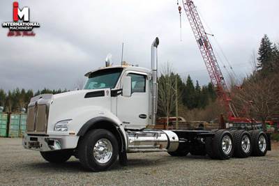 2018 Kenworth T880 Tri-Drive Daycab 565 HP 18 Spd