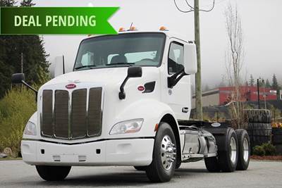 2019 Peterbilt 579 Day Cab Truck