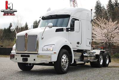 2025 Kenworth T880 Tandem Highway Tractor with 42 “ Sleeper
