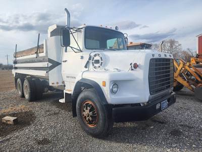 Ford LT7501 Dump Truck - Caterpillar 210HP, 5+4 Speed Manual