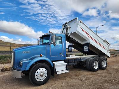 Kenworth T800 Dump Truck - Cummins 450HP, Manual