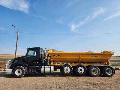 Volvo VNL64T300 Dump Truck - D16 550HP, 12 Speed I Shift Amt