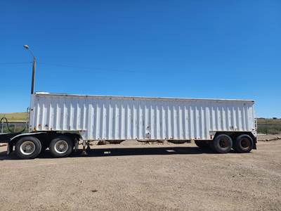 Fruehauf 36x96 Steel Hopper / Grain Trailer - Spring