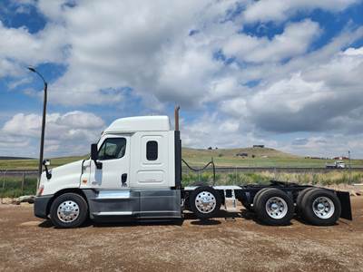 Freightliner Cascadia 125 Tri Axle Sleeper Semi Truck - 48" Mid Roof Sleeper, Detroit 505HP, 10 Speed Manual