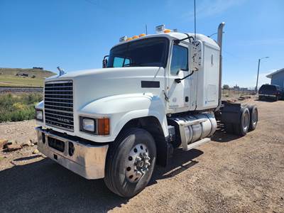 Mack Pinnacle CHU613 Sleeper Semi Truck - Mid Roof Sleeper, MP8-505C 500HP, 13 Speed Manual