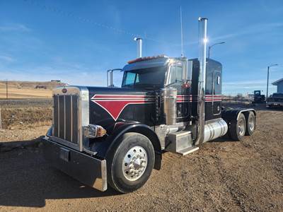 Peterbilt 379EXHD Sleeper Semi Truck - 63" Flat Top Sleeper, Caterpillar 550HP, 18 Speed Manual