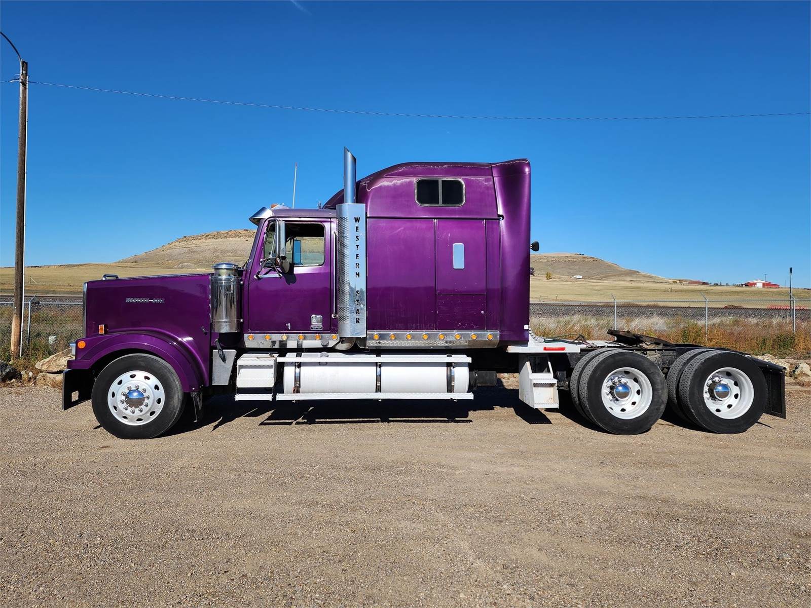 2001 Western Star 4964EX Sleeper Semi Truck Mid Roof Sleeper, Detroit