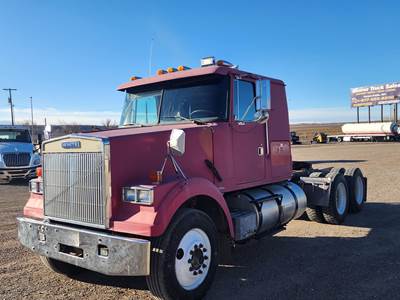 White 7400 Sleeper Semi Truck - Flat Top Sleeper, Caterpillar 350HP, 9 Speed Manual