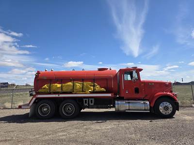 International 9300 3000 Gallon Water Truck - Caterpillar 400HP, 10 Speed Manual