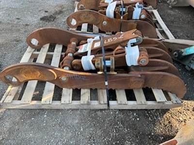 32" Progressive Link Excavator Thumb Includes LinkAGE And Cylinder 73" Long From