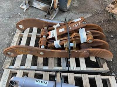 32" Progressive Link Excavator Thumb Includes LinkAGE And Cylinder 73" Long From