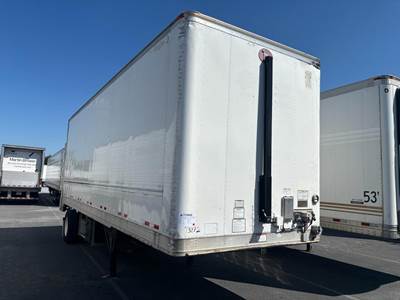Great Dane 28 ft Dry Van Trailer - Roll up Door, Air Ride, Liftgate, Single Axle, Fixed Axle
