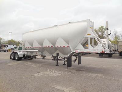 J & L Tandem Axle Aluminum Dry Bulk / Pneumatic Tank Trailer - Air Ride
