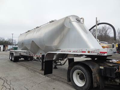 MAC 42ft Tandem Axle Aluminum Dry Bulk / Pneumatic Tank Trailer - Air Ride