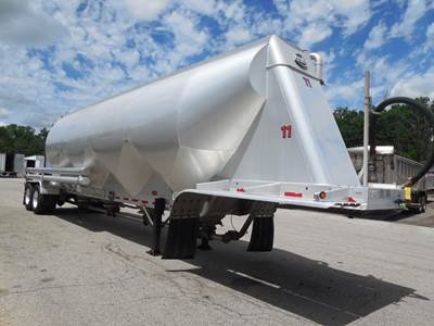 MAC 43ft Tandem Axle Aluminum Dry Bulk / Pneumatic Tank Trailer - Air Ride