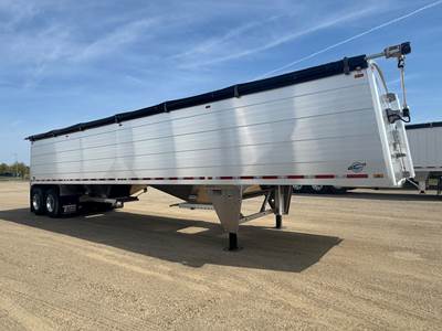 2025 Titan Hopper | Tandem | 40' Hopper / Grain Trailer