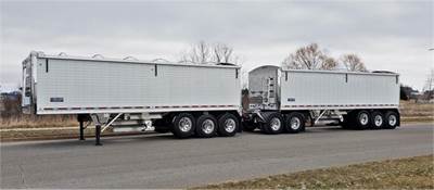 2026 Wilson Hopper Train | Pacesetter | 8-Axle Hopper / Grain Trailer