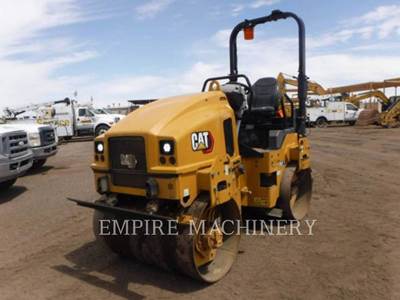 Caterpillar CB2.7 Smooth Drum Roller Compactor