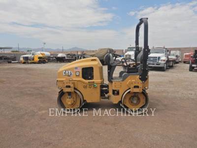 Caterpillar CB2.7-MB Smooth Drum Roller Compactor
