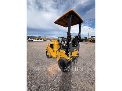 Caterpillar CC2.7GC Smooth Drum Roller Compactor