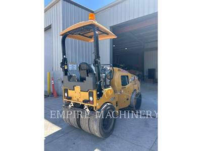 Caterpillar CC4.0 Smooth Drum Roller Compactor