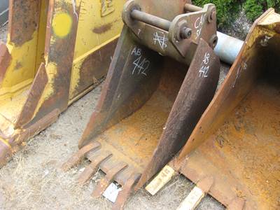 Case 18" Bucket for 580C, 580D, 580K Loader Backhoe