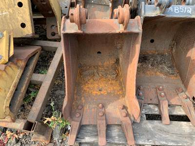 Caterpillar 16" BUCKET FOR 302MINI EXCAVATOR