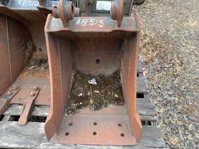 Caterpillar 16" BUCKET FOR 302MINI EXCAVATOR