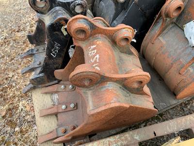 Caterpillar 16" BUCKET FOR 302MINI EXCAVATOR