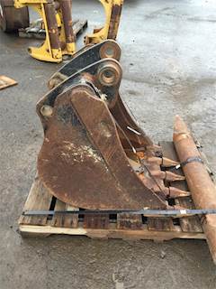 Caterpillar 24" Bucket