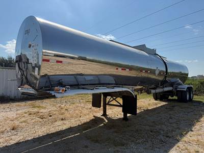 1989 Sunshine 7000 Gallon Center Discharge MC307 Chemical / Acid Tank Trailer