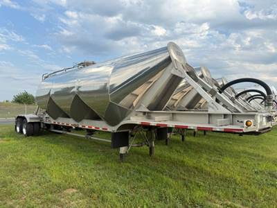 2018 LBT 1000 Cu Ft 3 Hopper Dry Bulk / Pneumatic Tank Trailer