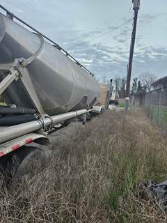 2012 Vantage 3 Hopper 1000 Cu Ft Dry Bulk / Pneumatic Tank Trailer