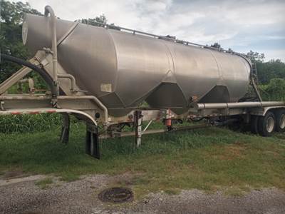 2012 Vantage 3 Hopper 1000 Cu Ft Dry Bulk / Pneumatic Tank Trailer