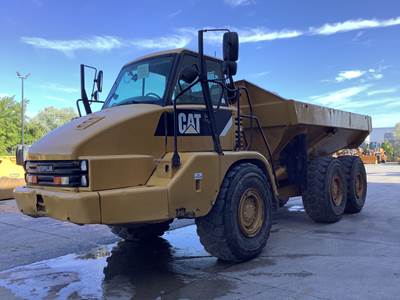 Caterpillar 725 Articulated Truck