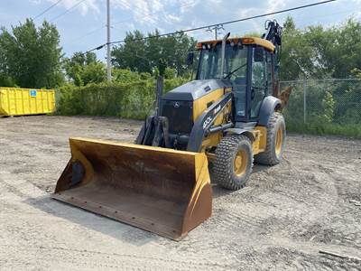 John Deere 410L Backhoe