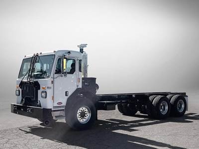 Peterbilt 520 Cab & Chassis Truck - 355HP