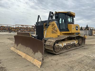 John Deere 850L Dozer