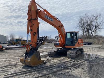 Doosan DX225LCR Excavator