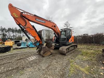 Doosan DX235 Excavator