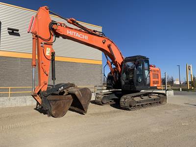 Hitachi ZX225 Excavator
