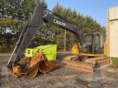 John Deere 135D Excavator