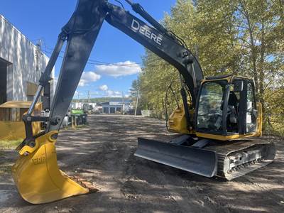 John Deere 135D Excavator