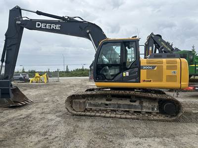 John Deere 200G LC Excavator