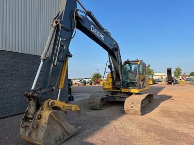 John Deere 200G LC Excavator