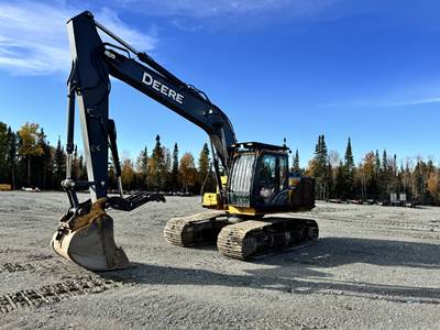 John Deere 200G LC Excavator